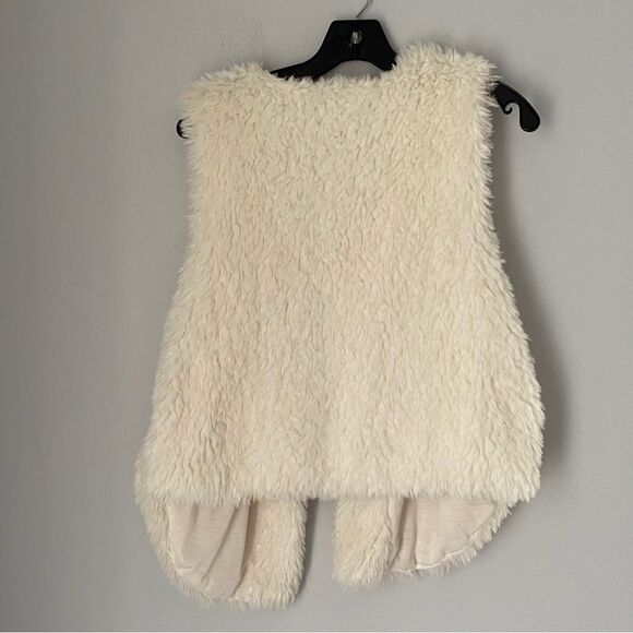 American Rag Women’s Sherpa Faux Fur Cropped Open Front Vest Size L - Picture 5 of 5